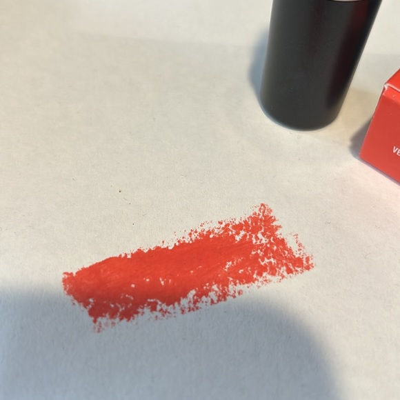 MAC lipstick Vegas Volt discontinued - Picture 2 of 5